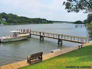 Capewind Waterfront Resort Falmouth Exterior foto